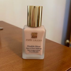 Estée Lauder Double Wear Stay-in-Place Makeup